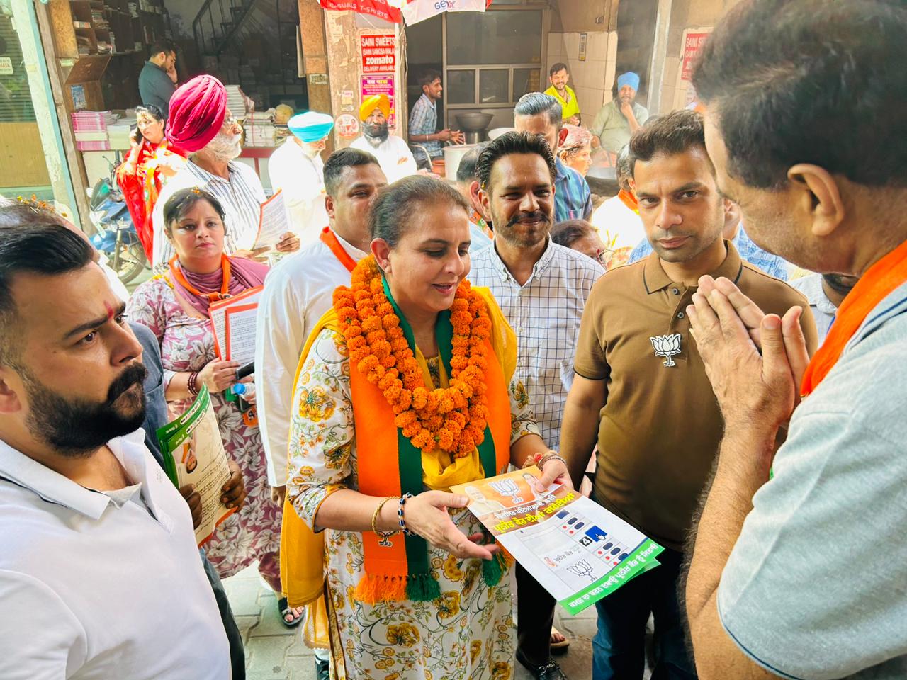 प्रणीत कौर के लिए जयइंदर कौर ने बाजारों में घूम-घूम कर वोट मांगे